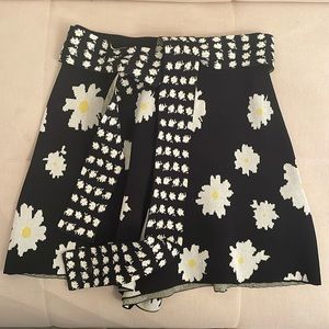 MAJE New without tags
Floral Print Mini Shorts 🌼